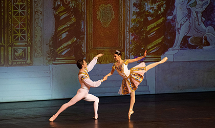 Rafael Mendoza and Artiste Picasso™ light ballet’s premiere dancers