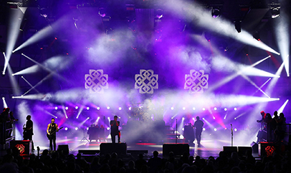 Smarty Hybrids add tailored touch to Breaking Benjamin on co-headlining tour