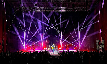 Brett Eldredge on the road with impactful, multi-purpose Elation rig