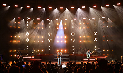 Pods of Elation Dartz the centerpiece of Alec Takahashi design for Thomas Rhett tour