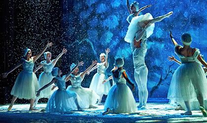 Kinetic Lighting chooses Artiste DaVinci for Southern California’s historic Warner Grand Theatre