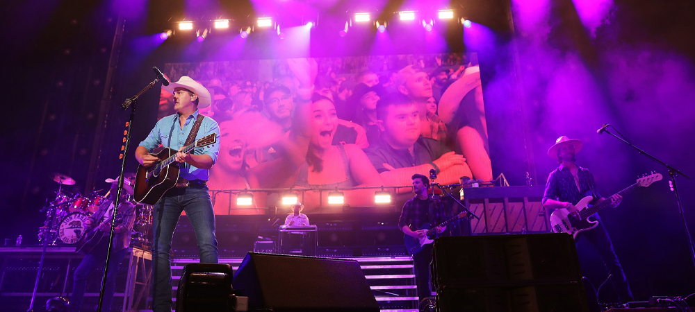 Elation Artiste Mondrian and Monet complement classic country sounds on Jon Pardi “Ain’t Always the Cowboy Tour”
