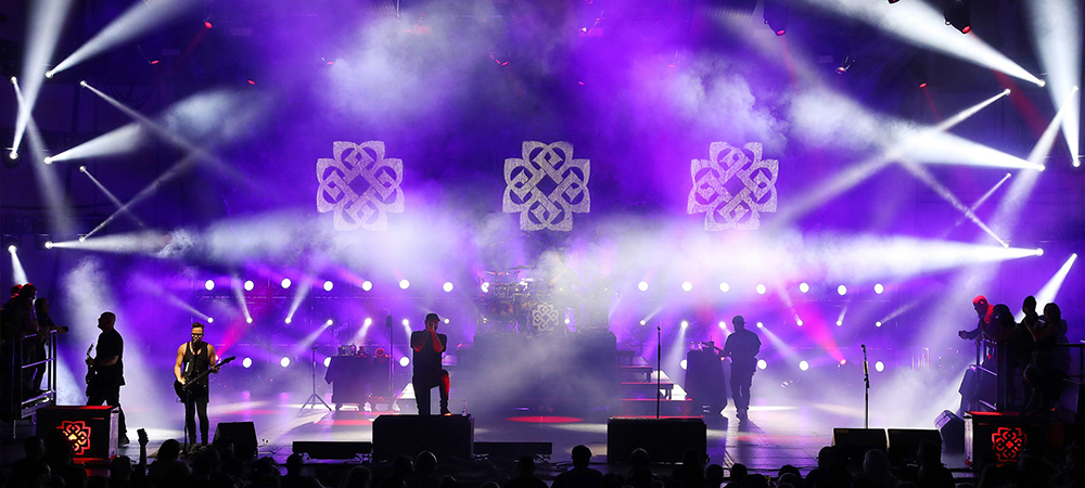 Smarty Hybrids add tailored touch to Breaking Benjamin on co-headlining tour
