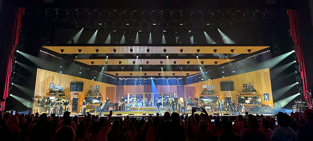 Paul “Arlo” Guthrie Embraces Classic Look with FUZE WASH 500 Fresnel