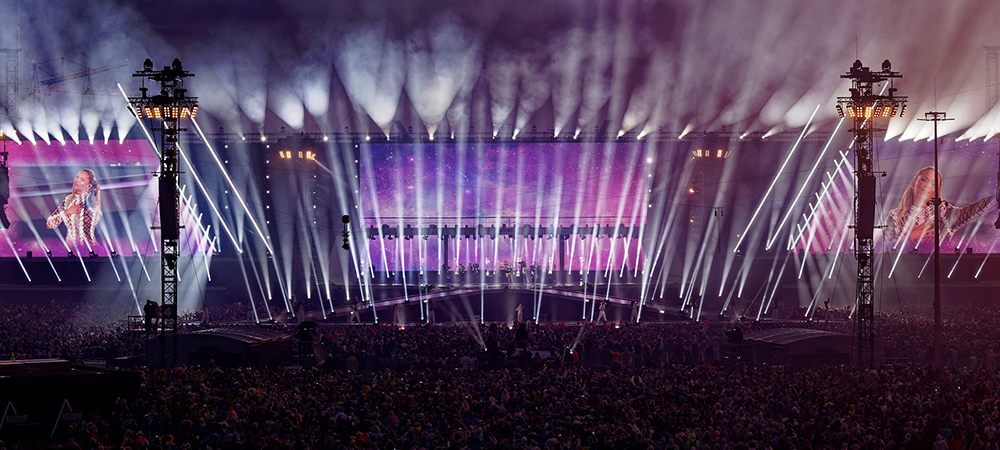 Roland Greil uses 450 Elation lights on epic Bavaria Sounds 2022 concerts in Munich