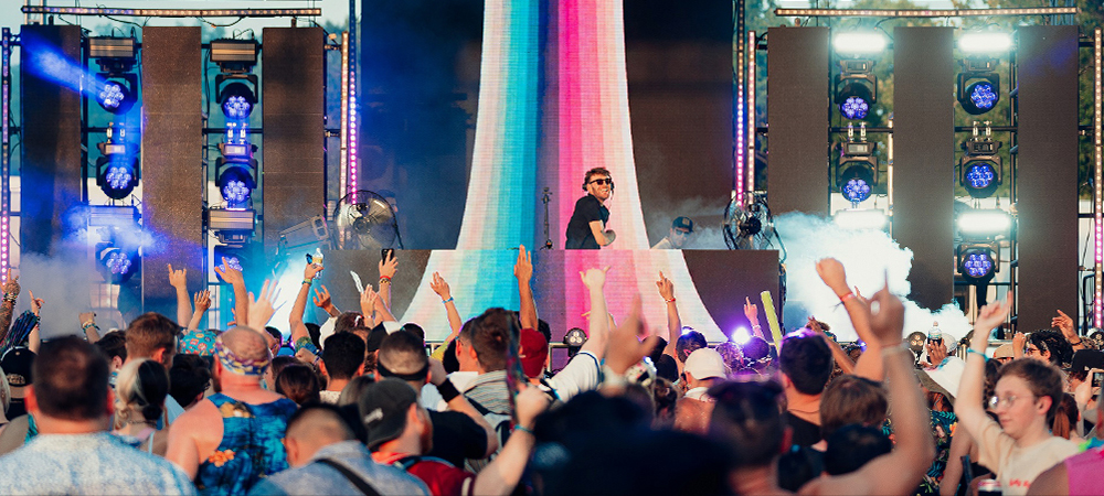 Rock the House Entertainment Group covers fest to festival with scalable Elation lighting