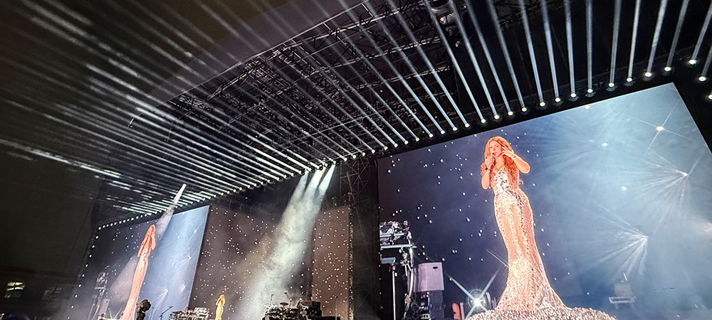 Dan Norman Delivers Striking, Sleek Design for Shakira’s 2025 World Tour with over 200 PROTEUS