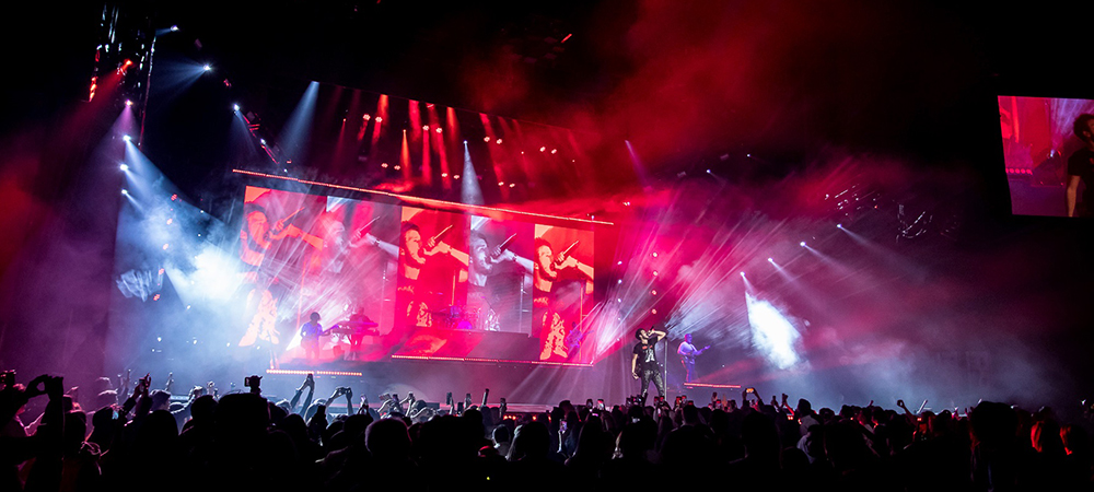 Sensational Sebastian Yatra shows delight with large Elation rig