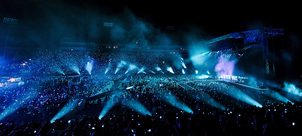 Trevor Ahlstrand turns to DCR-supplied Elation lighting for milestone Kane Brown stadium show