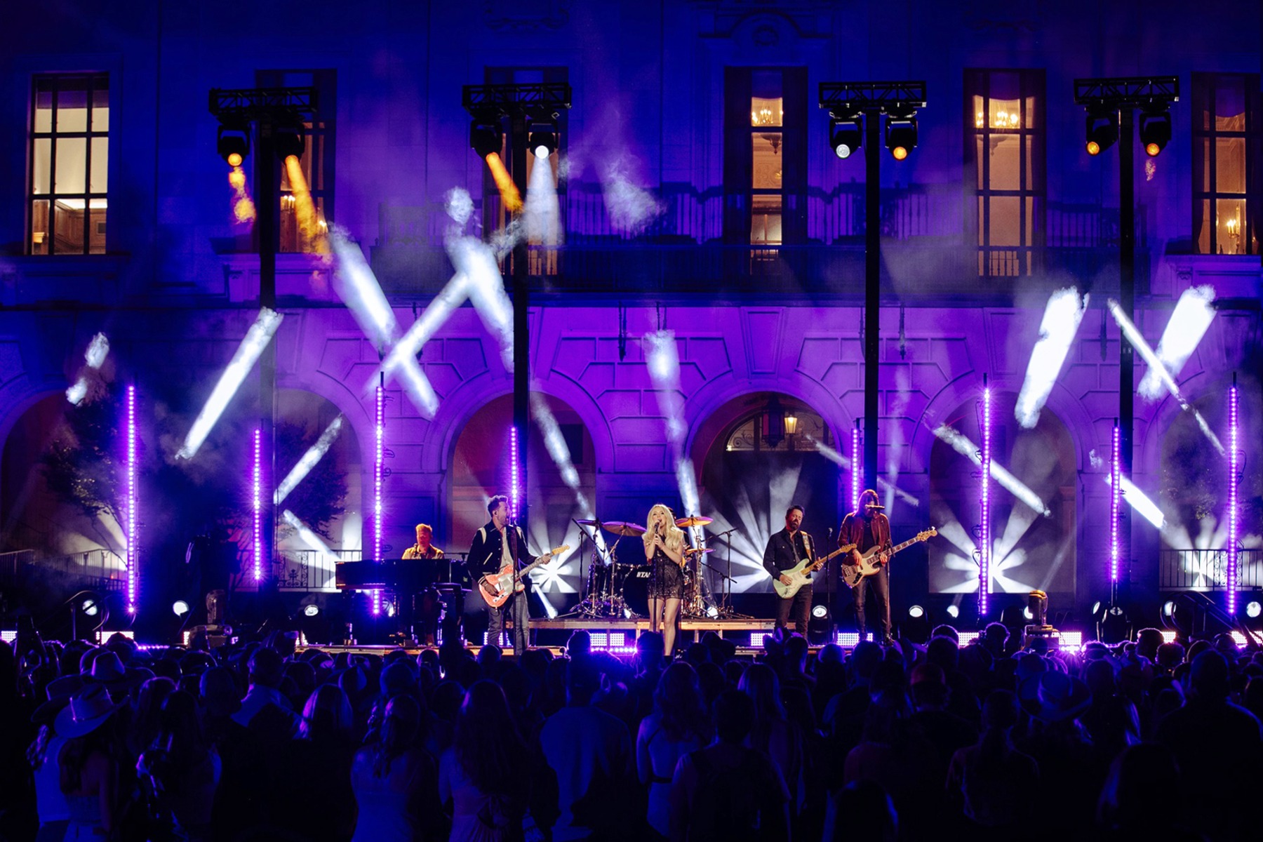 https://www.elationlighting.eu/media/wysiwyg/Rascal_Flatts_photo_by_Todd_Kaplan_1.jpg