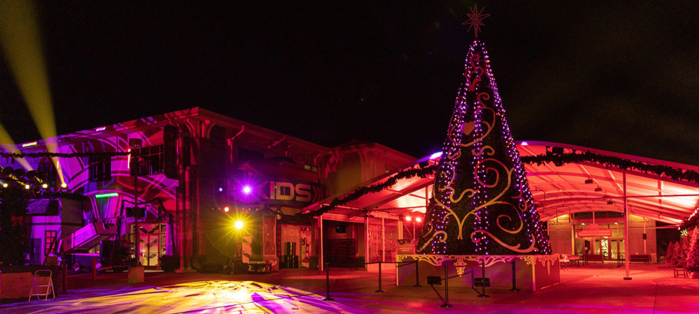 Elation IP-rated lighting for California Bayside’s outdoor Christmas village and light show